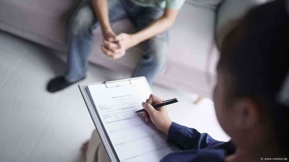 Gen Z bricht Kontakt zu Eltern ab – Eltern sehen Schuld bei Therapeuten