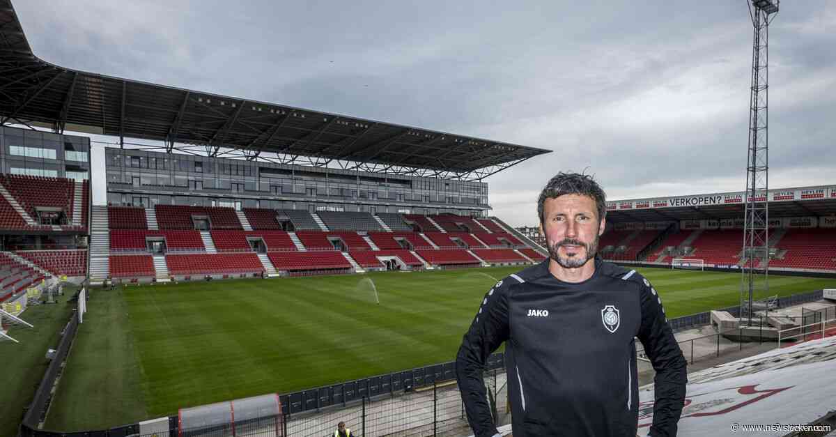 &amp;#8216;Clash coach&amp;#8217; Mark van Bommel won eindelijk prijzen bij Antwerp FC, maar kan hij ook de Belgische nationale ploeg succesvol verjongen?
