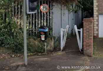 Arrest after man and teenager stabbed by stranger in alleyway
