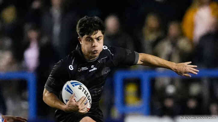 Warrington half-back Leyland leaves club