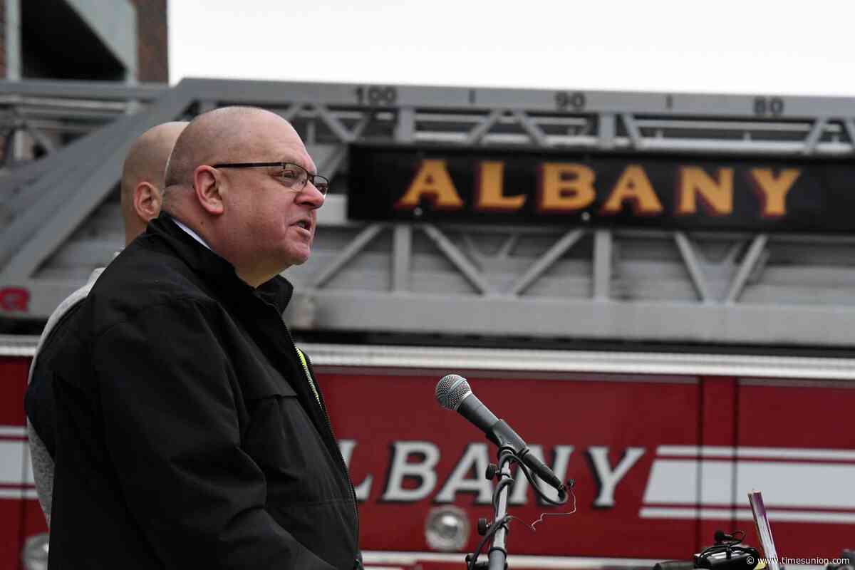 Fire department responds to Albany building collapse