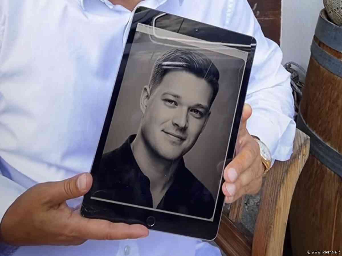 Accoltellato senza motivo a 22 anni da un afghano mentre rientrava a casa: l’orrore in Germania