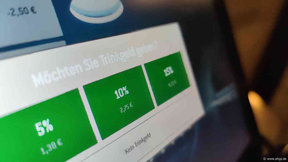 Verbraucherzentrale: Digitales Trinkgeld steht unter Kritik