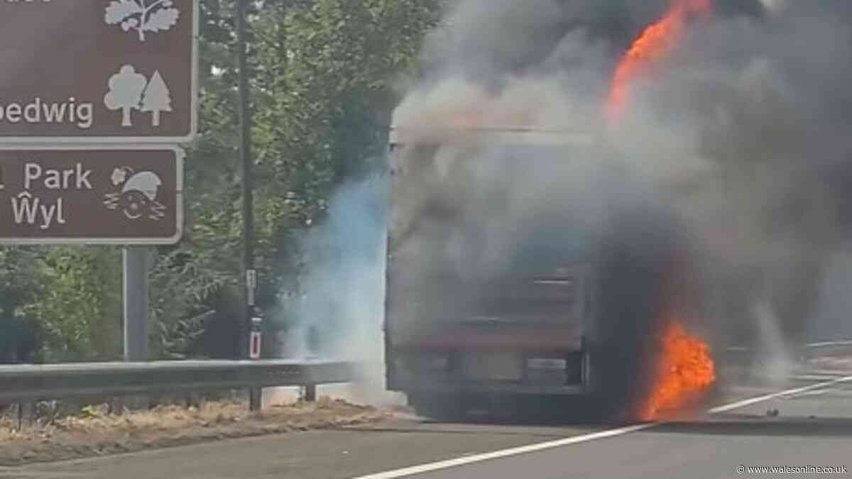 Lorry fire brought M4 to standstill