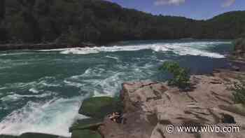 Police searching for 18-year-old who fell into Niagara River while fishing