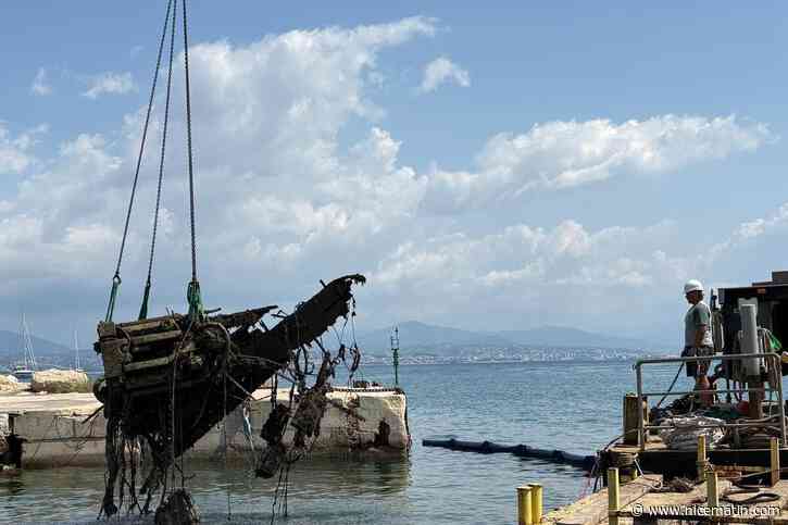Opération spectaculaire de dépollution au port Vauban d’Antibes : quinze tonnes d’épaves de bateaux déjà extraites des fonds marins
