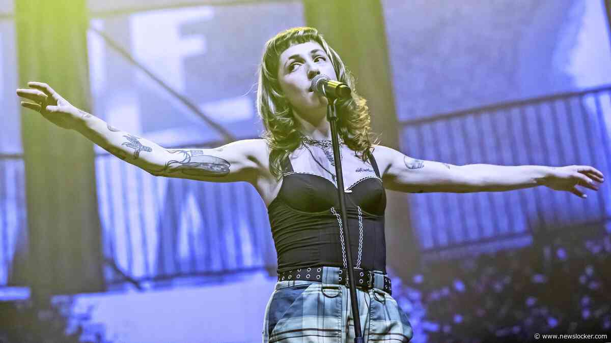 Tientallen klachten in Gent nadat Sophie Straat weer ’witte mannen’ vraagt naar achteren te gaan