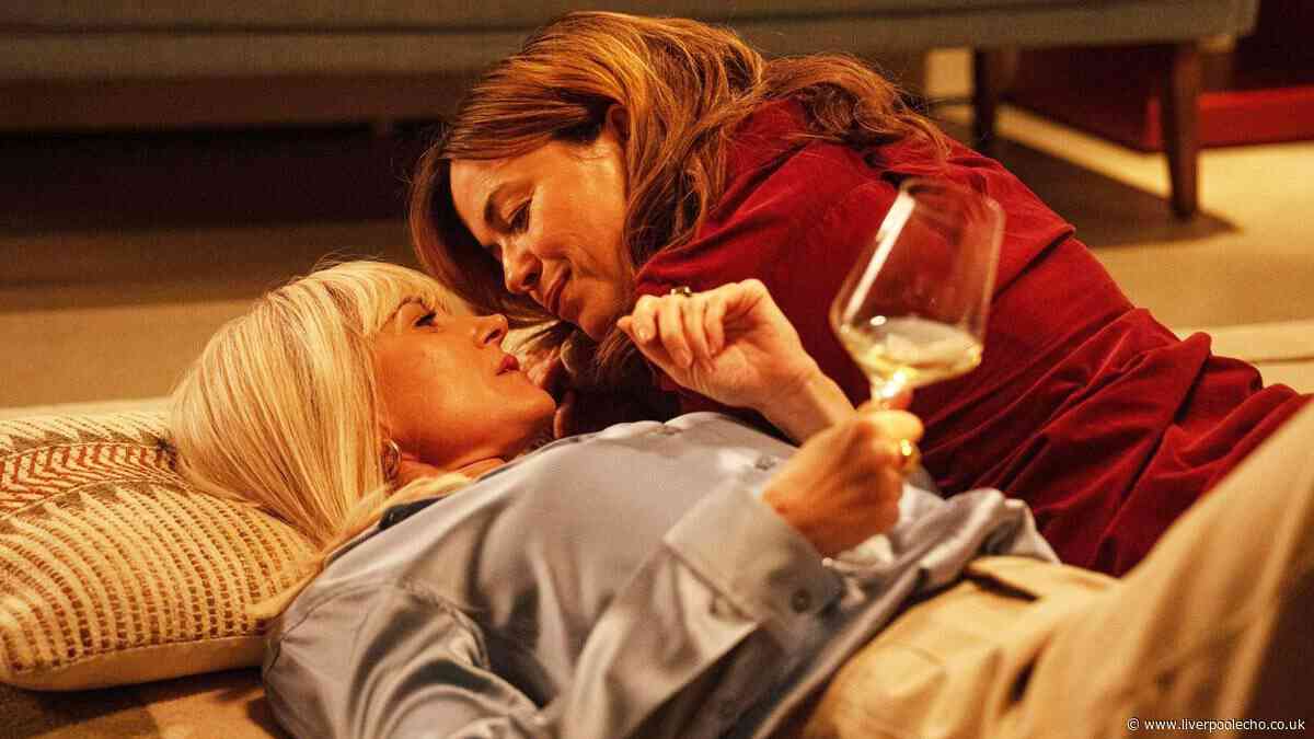 Coronation Street star is 'extraordinary' in 'gripping' thriller that has fans hooked