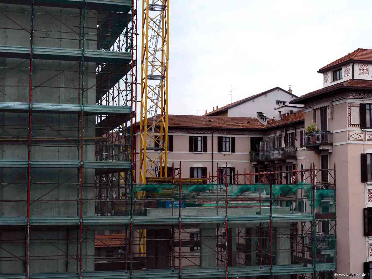 Roma, oltre 60 immobili occupati: “In 15 casi le bollette le paga ancora il Comune”