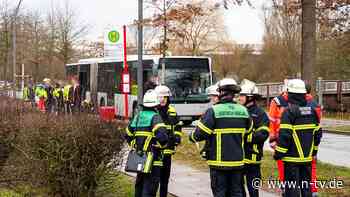 Mutter verliert die Fassung: Gericht spricht Busfahrer nach tödlichem Unfall mit Schüler frei