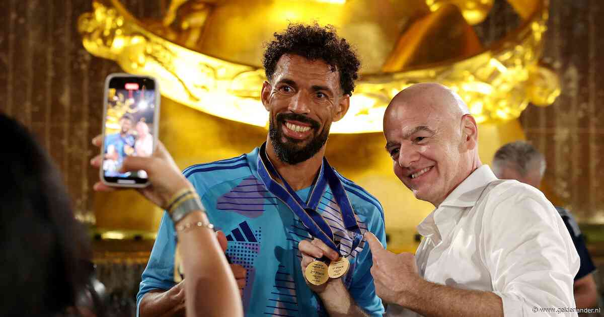 Kaapverdische keeper Vozinha (40) tussen Rodri, Messi, Mbappé en Haaland in sterrenteam WK