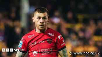 Salford re-sign half-back Sneyd from 2027