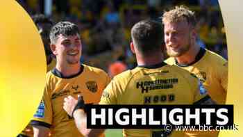Castleford beat leaders Leeds in epic comeback