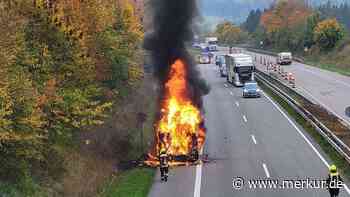 Lkw-Anhänger auf Bundesstraße in Vollbrand – Sperrung über 7 Stunden