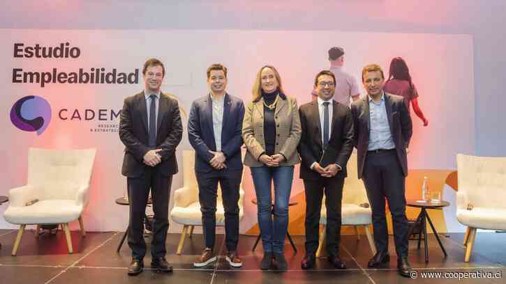 CADEM y Arcos Dorados Chile: 64% de los jóvenes identifica la falta de experiencia como principal barrera para acceder al primer empleo