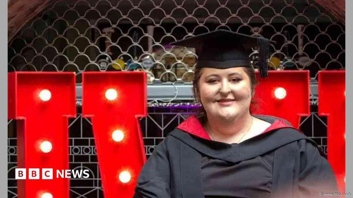 Amputee sends message to bullies as she graduates
