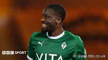 Leyton Orient sign centre-back Olowu  from Stockport