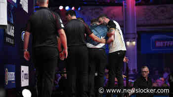 Schrik bij World Matchplay: darter Cameron Menzies onwel op podium