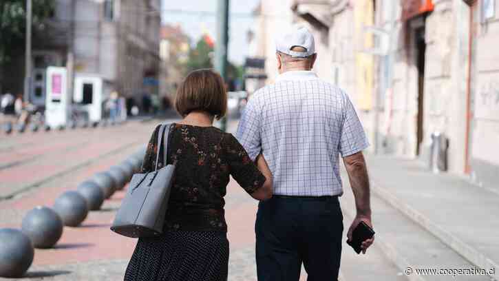 Ocho de cada 10 adultos mayores en Chile son autovalentes