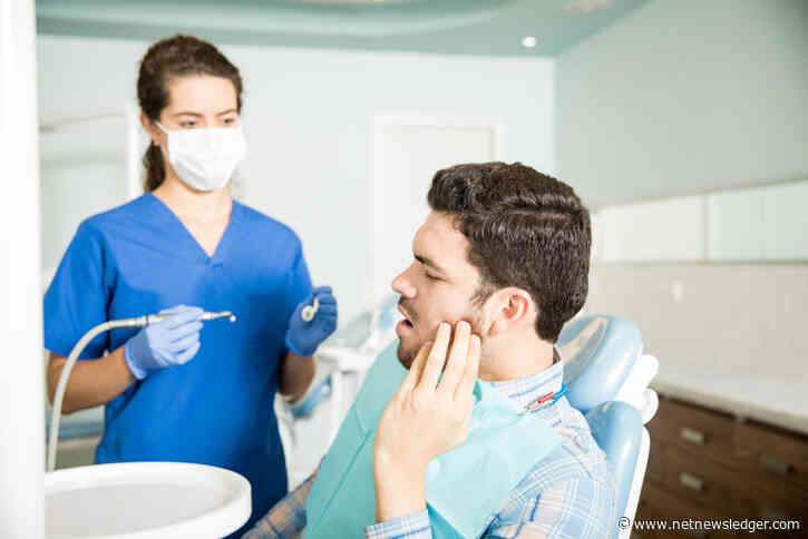 How to Choose Between Dental Implants and Dentures and Make the Decision That Is Right for You
