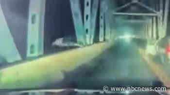 Driver fleeing police dives headfirst off Missouri bridge in getaway attempt