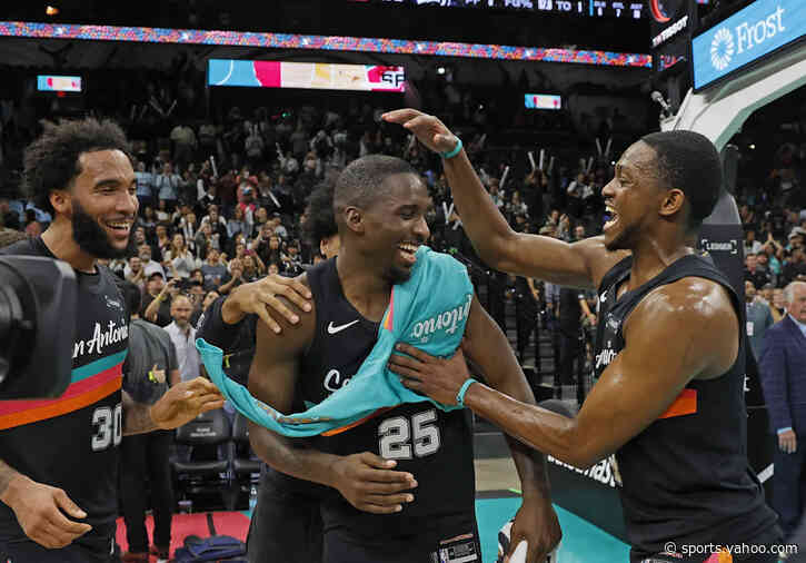 Spurs re-sign David Jones Garcia to two-way contract