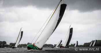 Skûtsjes in actie op het Sneekermeer