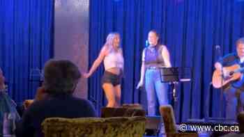 Kesha surprises Newfoundland singer on stage | The Moment