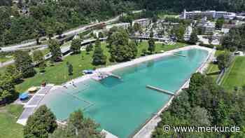 Schwimmbad in Oberbayern nach Bakterienfund wieder sicher: Behörde äußert sich zu Gerüchten