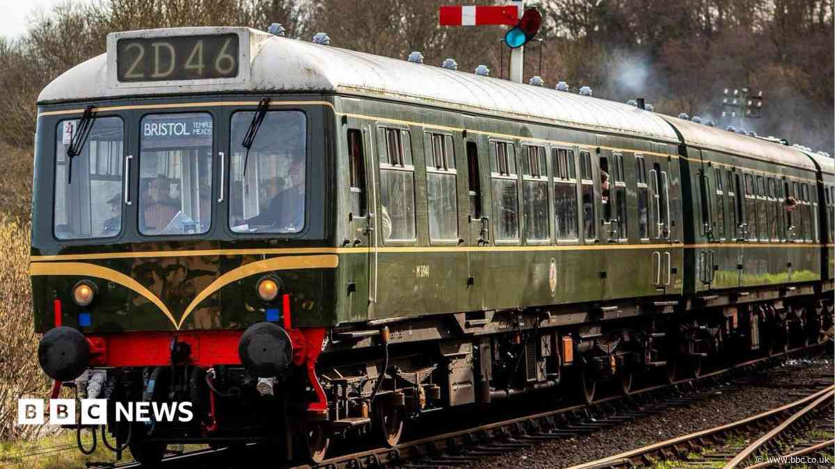 Trial to see rail users commute on heritage trains