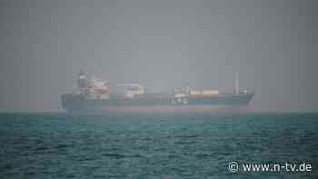 "Mit Raketen und Drohnen": Huthi greifen saudi-arabische Öltanker im Roten Meer an