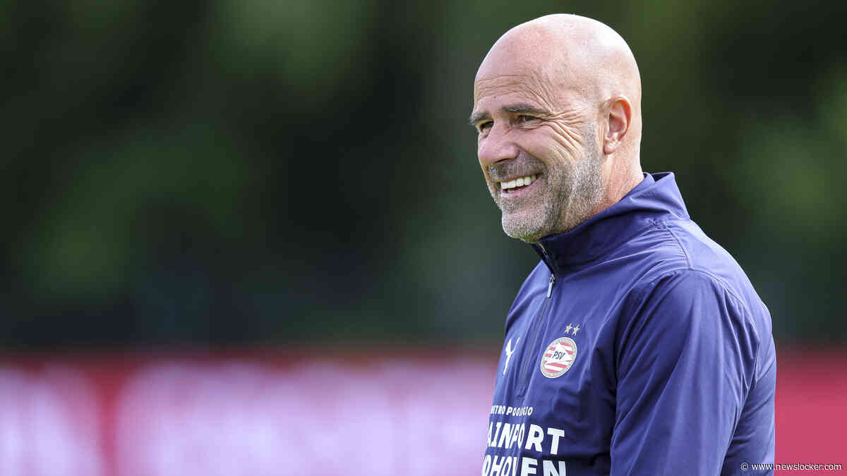 Peter Bosz drukt spelers op het hart dat de grote voorsprong van vorig seizoen niks zegt: ’Heleboel redenen waarom het moeilijker wordt’