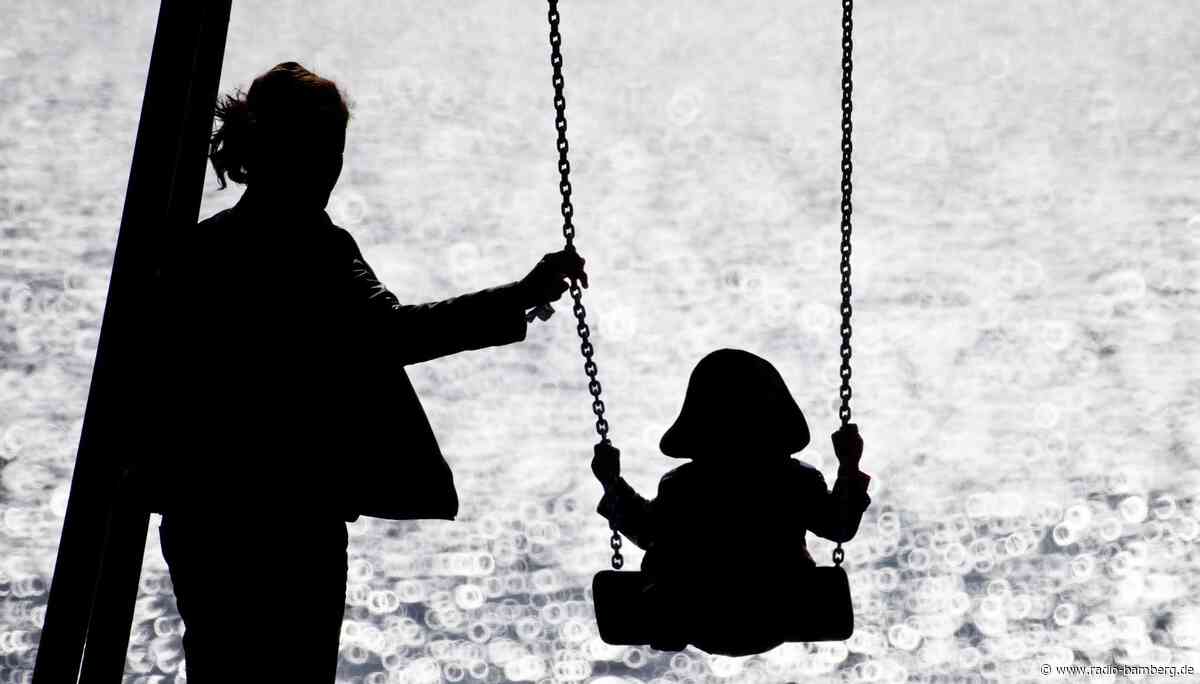 Alleinerziehende: Mehr als doppelt so hohes Armutsrisiko