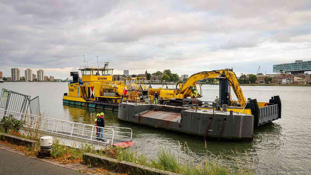 Pontonsteiger aan Rijnspoorkade in Rotterdam total loss na aanvaring door binnenvaarttanker