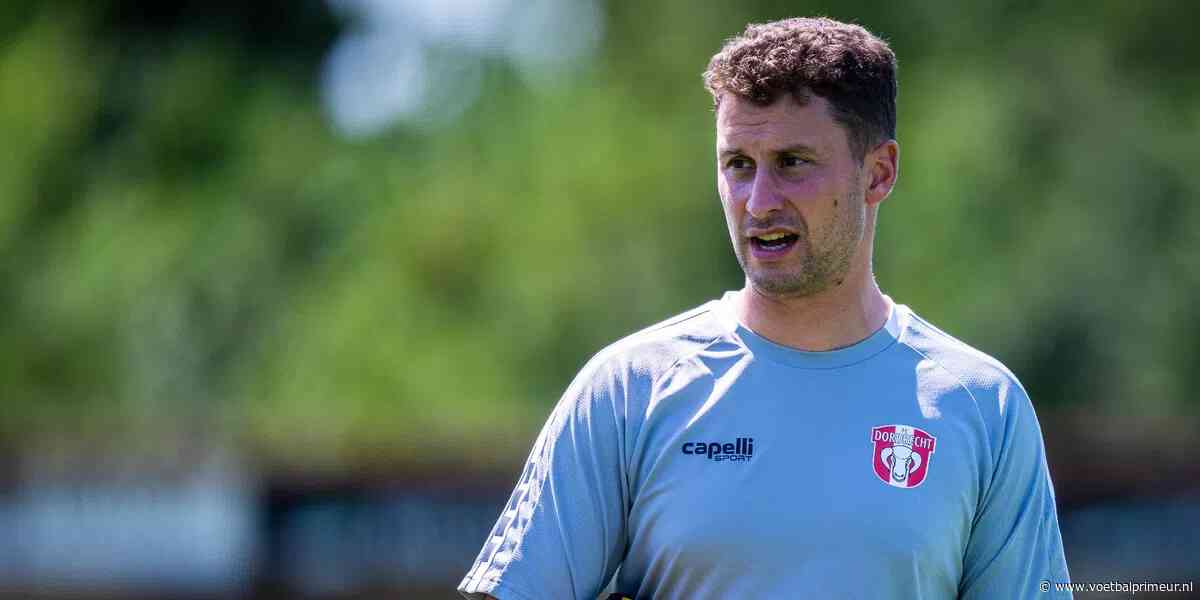 Dordrecht-trainer (33) is jonger dan eigen keeper: 'Uiteindelijk telt dat ook mee'