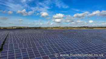 What are the major solar farm projects in East Riding?