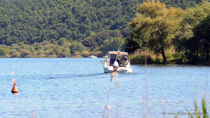 Si tuffa dalla barca e non riemerge, 22enne muore nel lago di Bolsena