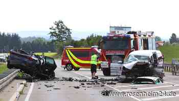 Tödlicher Unfall am Donnerstag auf B12 in Bayern: Zwei Menschen sterben