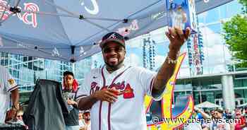 Jermaine Dupri gets his own Braves bobblehead at Truist Park