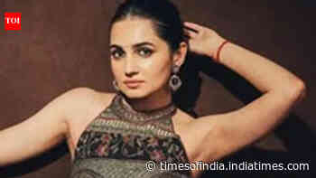 Vedika Pinto opens up about filming intimate scenes with Vikrant Massey
