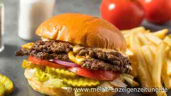 Köche warnen: Dieser beliebte Burger-Trick macht das Fleisch eher trocken als saftig