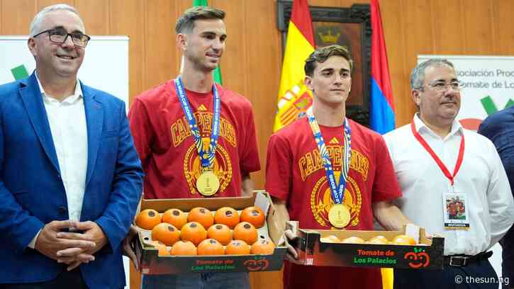 Spain’s World Cup stars receive 150kg tomato tribute from hometown