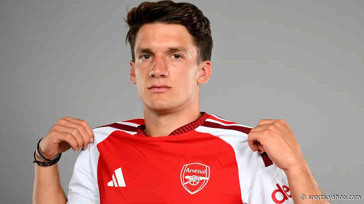 Arsenal sign Greece forward Tzolis for £34m