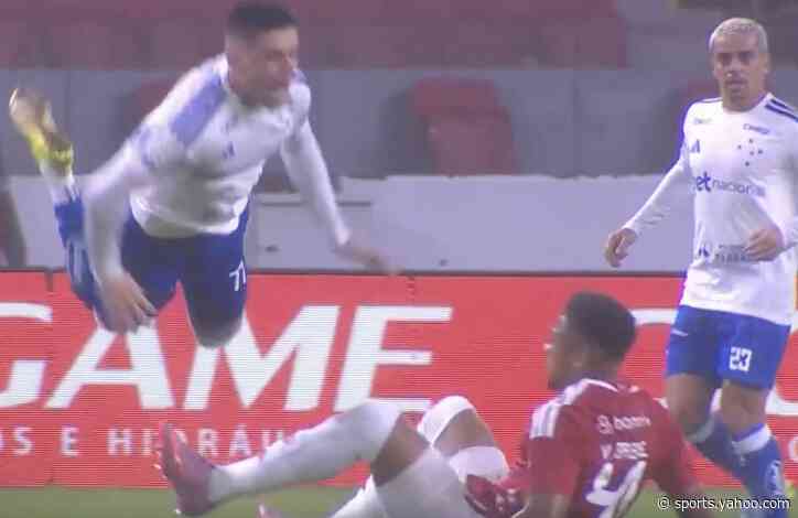 Cruzeiro's R$60m signing suffers fracture, set for surgery; watch