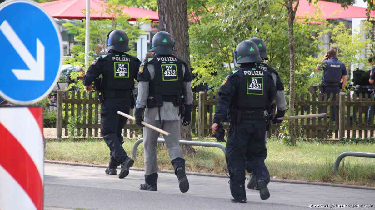 Geiselnahme in einer Regensburger Bank: Mann stirbt durch Messerangriff – was bisher bekannt ist