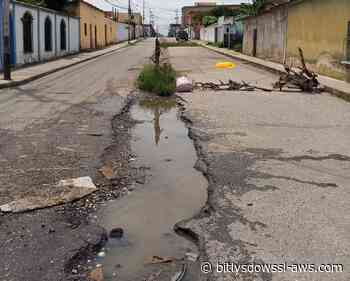 Ocho años de abandono: una tronera mantiene colapsada la carrera 27 en el centro de Barquisimeto