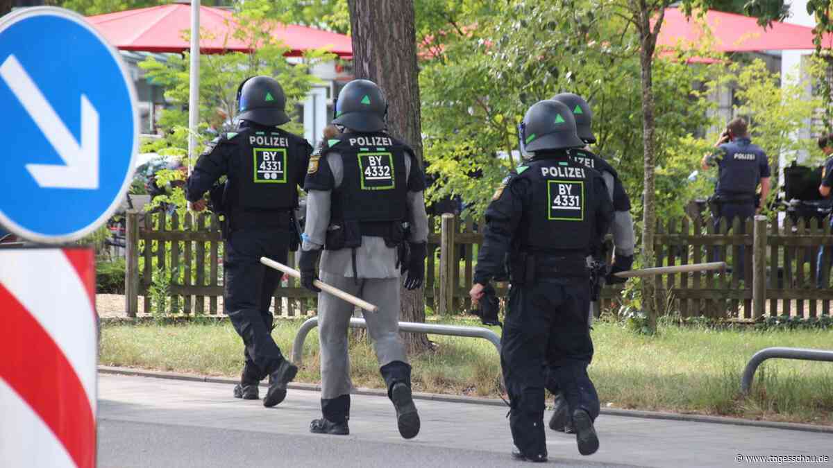 Regensburg: Mutmaßlicher Täter nach Messerattacke in Bank festgenommen