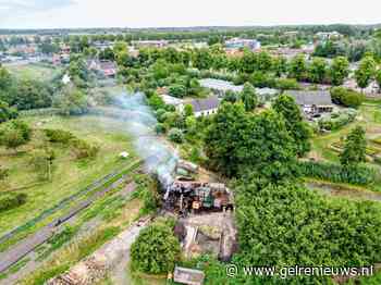 Brand verwoest schuurtje en grote hoeveelheid houten kisten