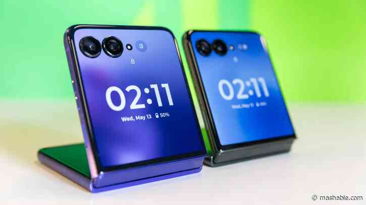 Samsung Galaxy Z Flip 8 vs. Motorola Razr Ultra