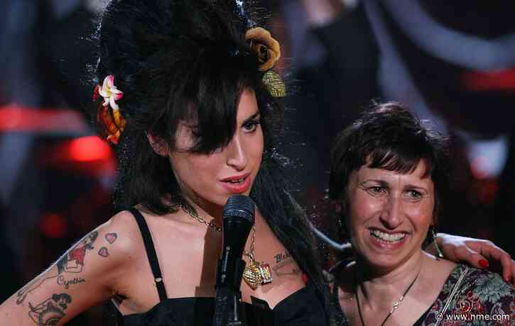 Amy Winehouse’s mother leads tributes and reflects on 15th anniversary of her death: “She was a victim of her own success”